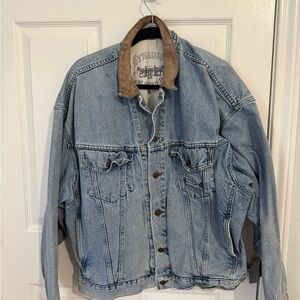 Vintage Levi’s denim jacket size XL